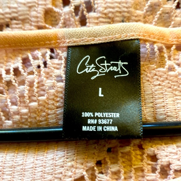 3/$15. Sleeveless top size L - Picture 4 of 5